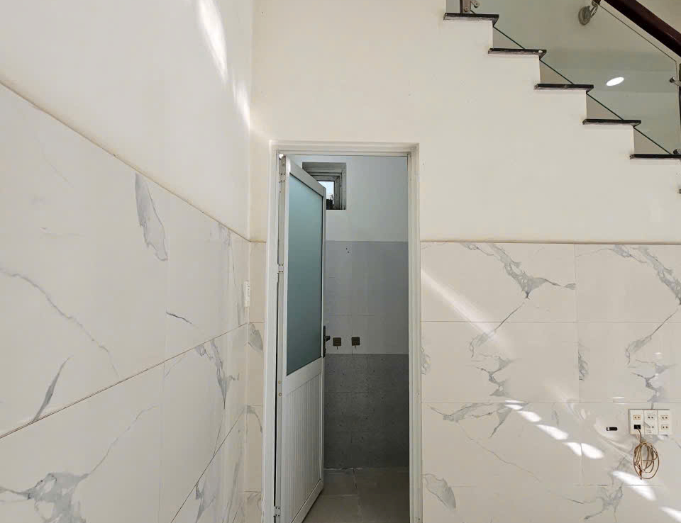 nhà gần trường học dĩ an