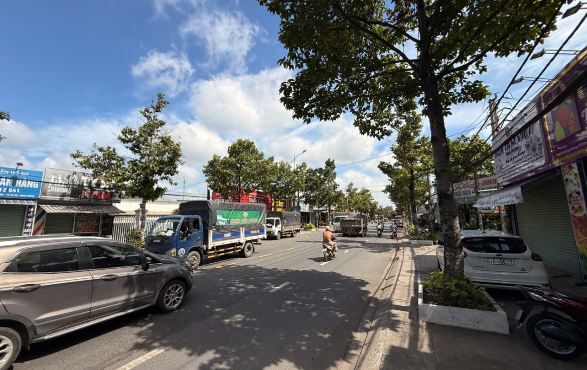 nhà mặt tiền lê hồng phong