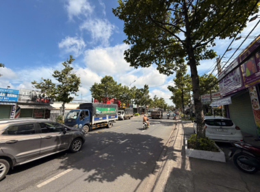 nhà mặt tiền lê hồng phong