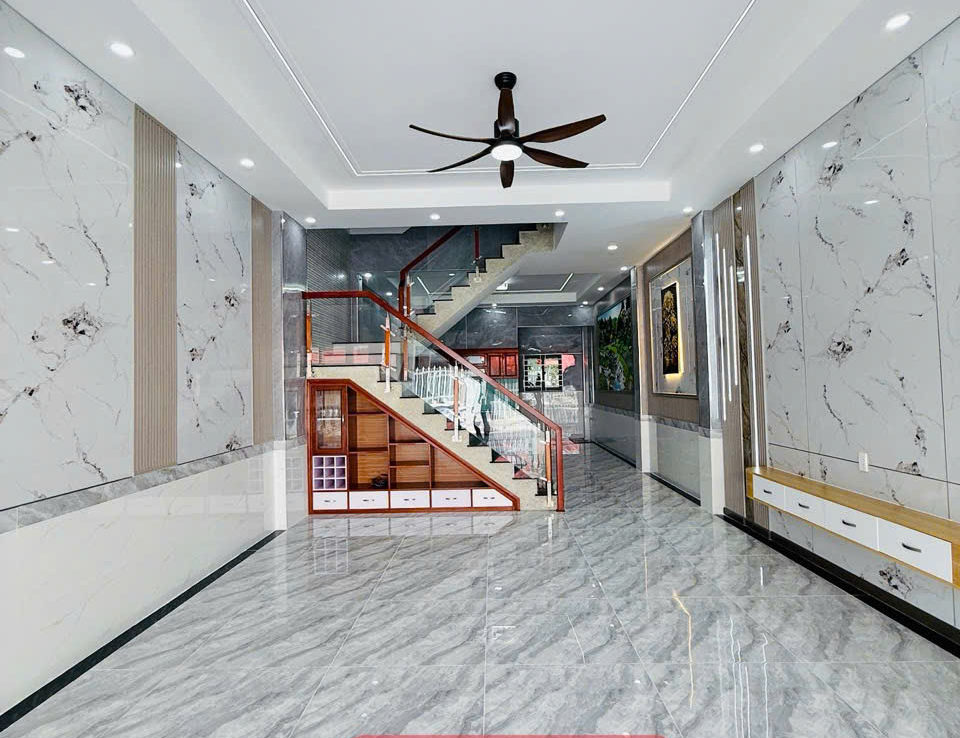 nhà mặt tiền gần làng đại học (1)